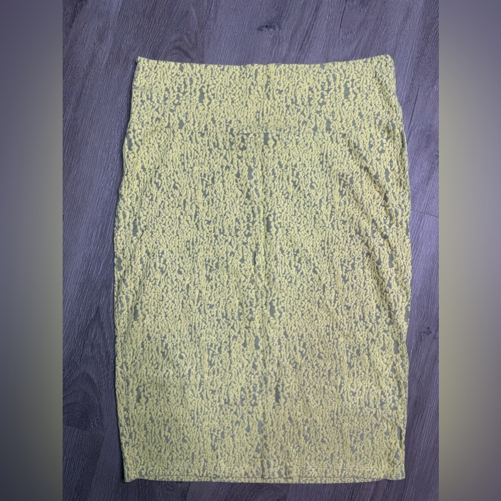 LuLaRoe Cassie Skirt Women’s Medium M Pencil Skirt YellowSoft & Stretchy